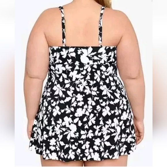 Swim Solutions Fly Away Tummy Control Swim Dress Woman Plus 18W Wireless New - Picture 3 of 12